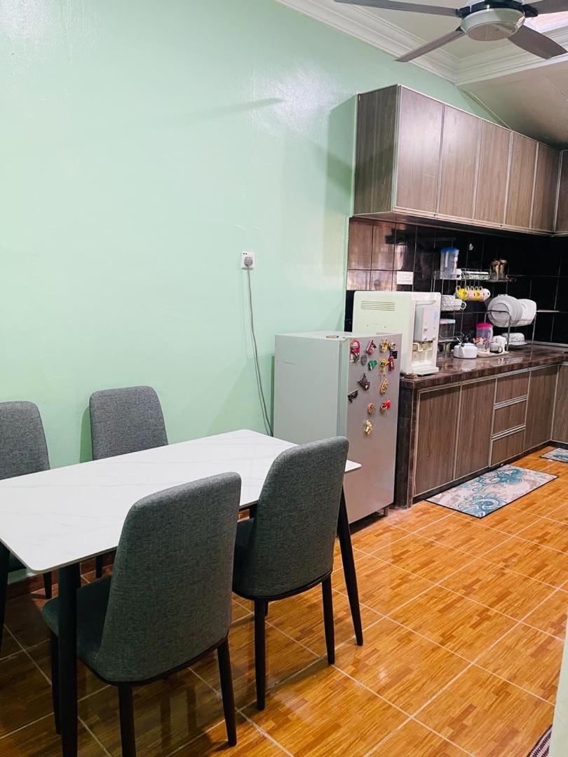 Mak Kuntum Homestay スンガイ・プタニ エクステリア 写真